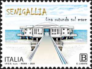 Patrimonio naturale e paesaggistico italiano : Senigallia - Una rotonda sul mare
