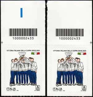 Vittoria italiana della Coppa Davis 2023 - coppia di francobolli con codice a barre n° 2433  in ALTO destra-sinistra