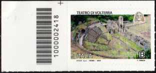 Teatri storici : Teatro romano di Volterra - francobollo con codice a barre n° 2418  a SINISTRA   in  alto